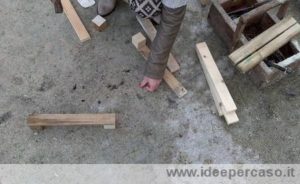 costruire uno sgabello di legno a forma di pallet