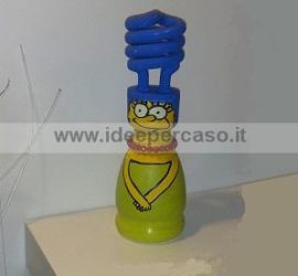 riciclo creativo barattolo plastica e lampadina ecco come abbiamo fatto il personaggio marge simpson